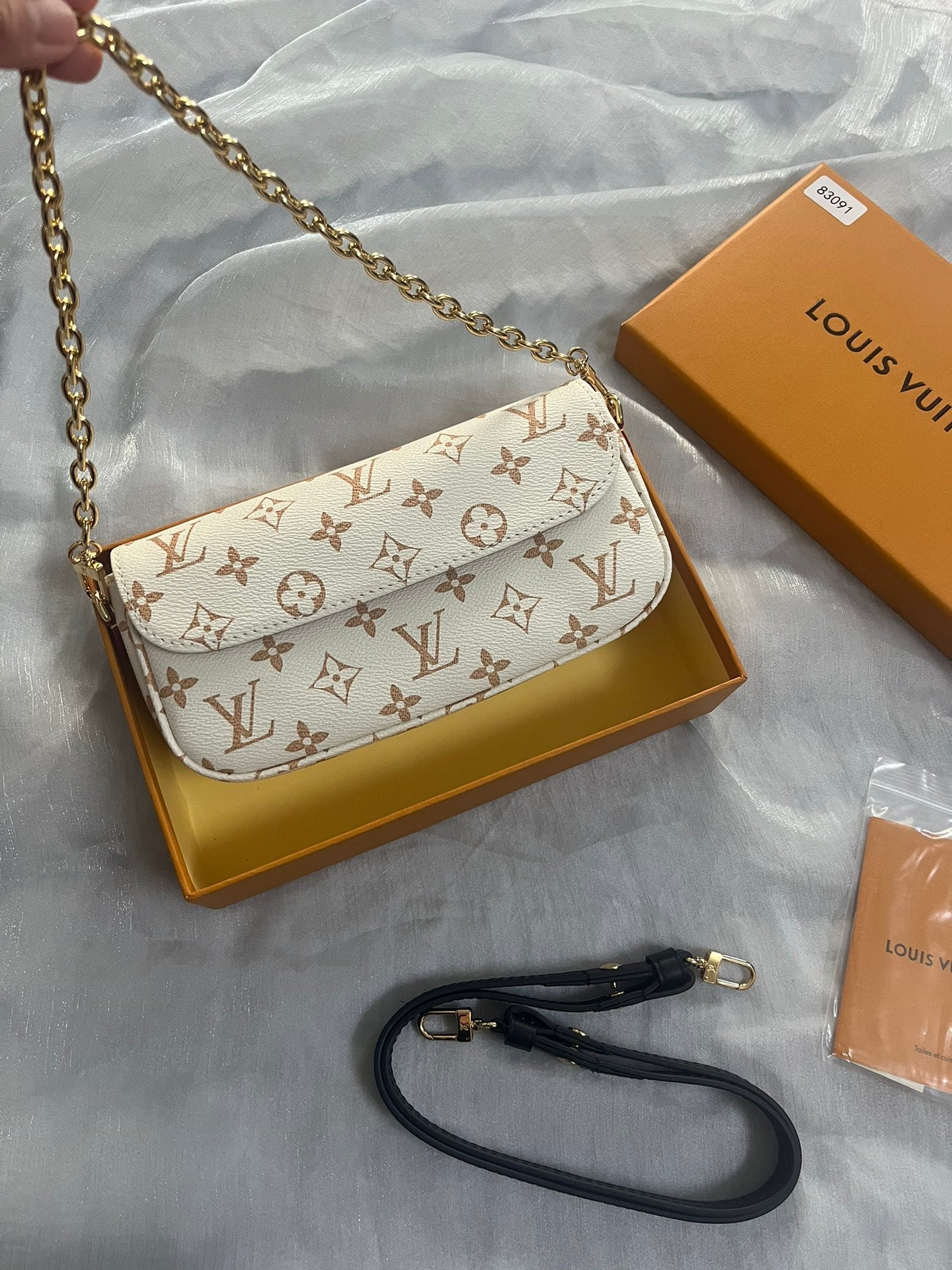 Louis Vuitton Monogram Empreinte Pochette Metis East West - Cream/Beige Leather