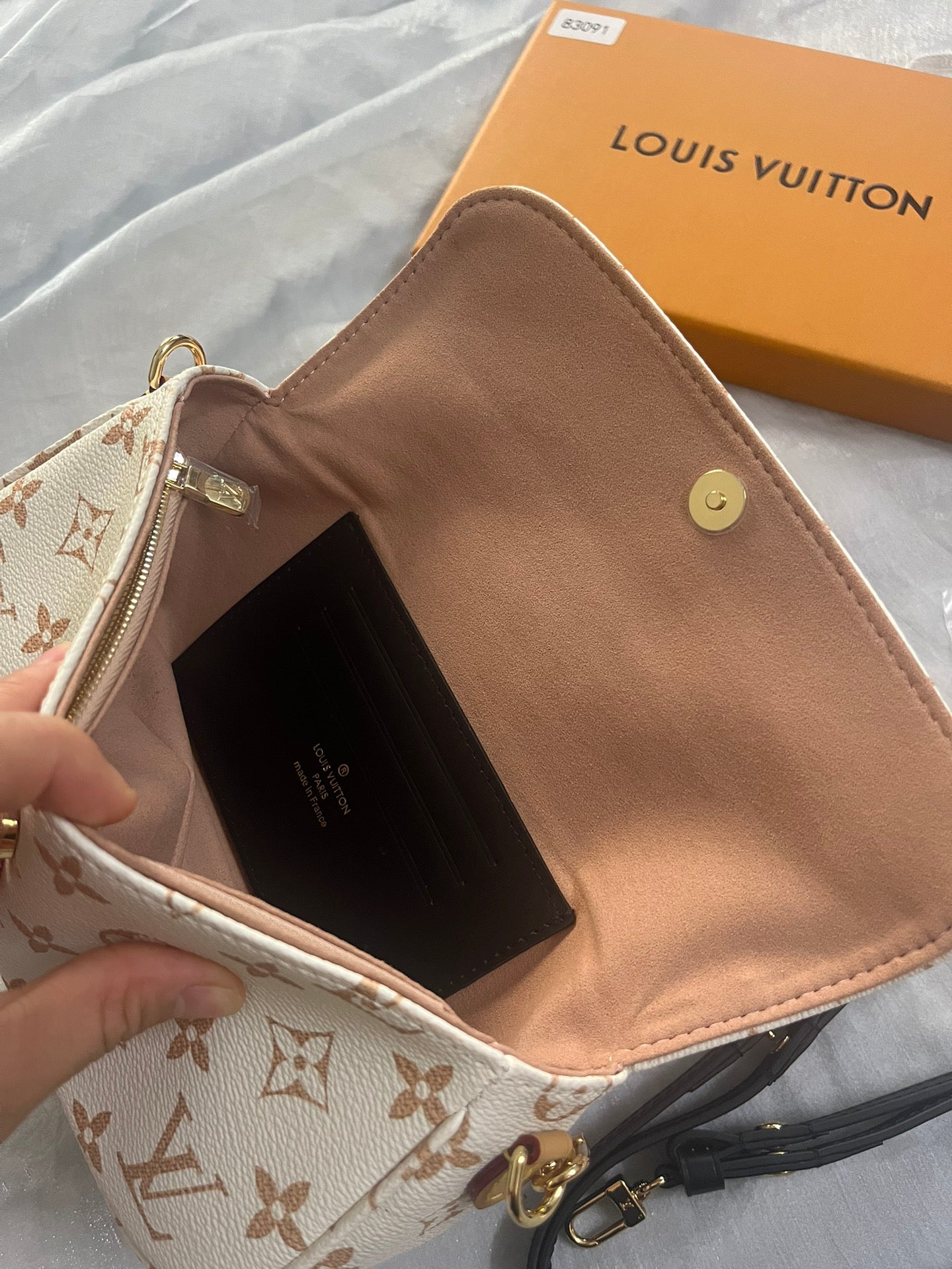 Louis Vuitton Monogram Empreinte Pochette Metis East West - Cream/Beige Leather