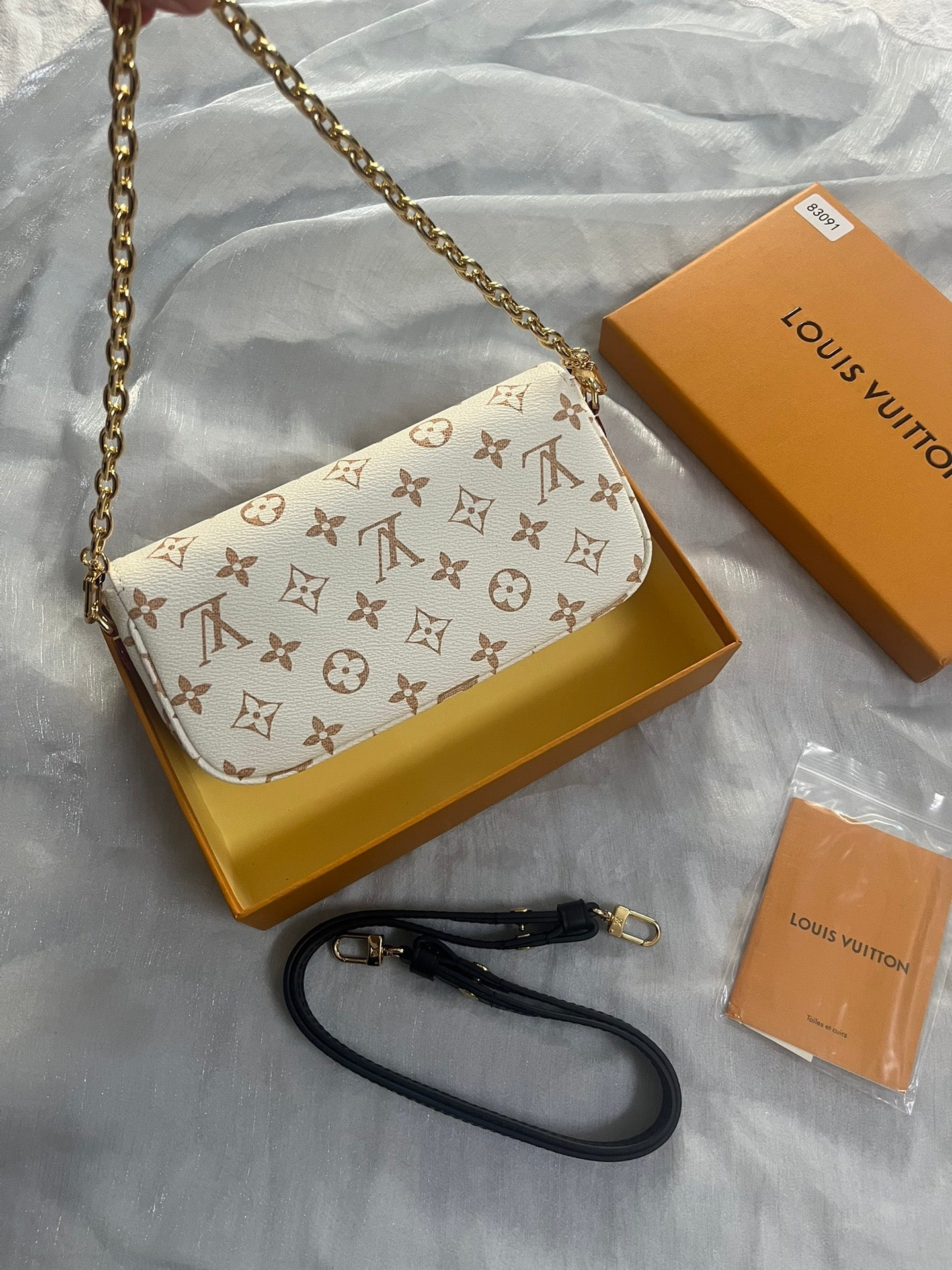 Louis Vuitton Monogram Empreinte Pochette Metis East West - Cream/Beige Leather