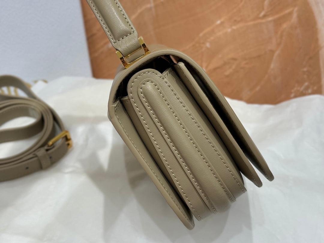 Christian Dior Bobby East-West Bag with Top Handle - Beige Calfskin Leather