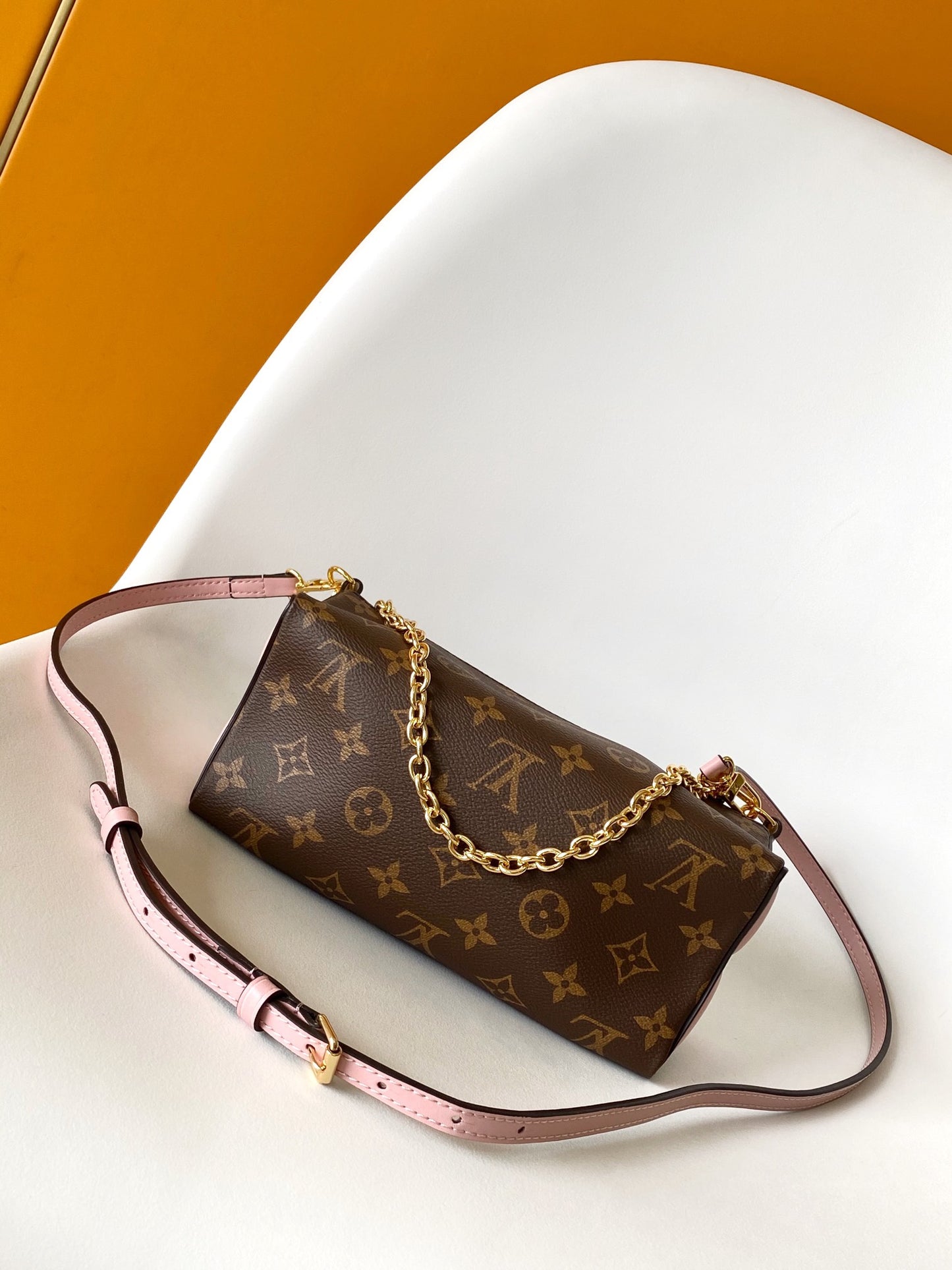 Louis Vuitton Monogram Star Shoulder Bag - Brown & Pink
