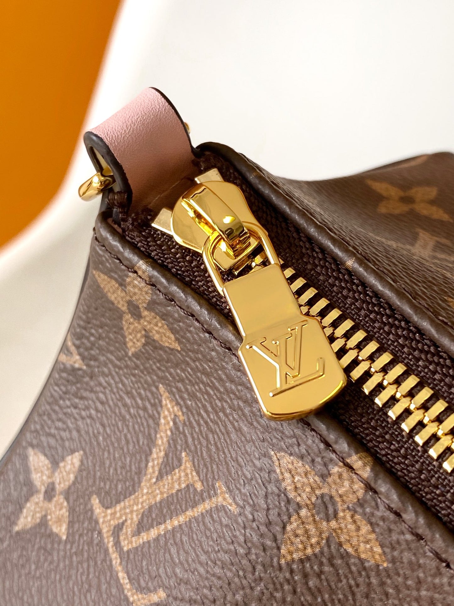 Louis Vuitton Monogram Star Shoulder Bag - Brown & Pink