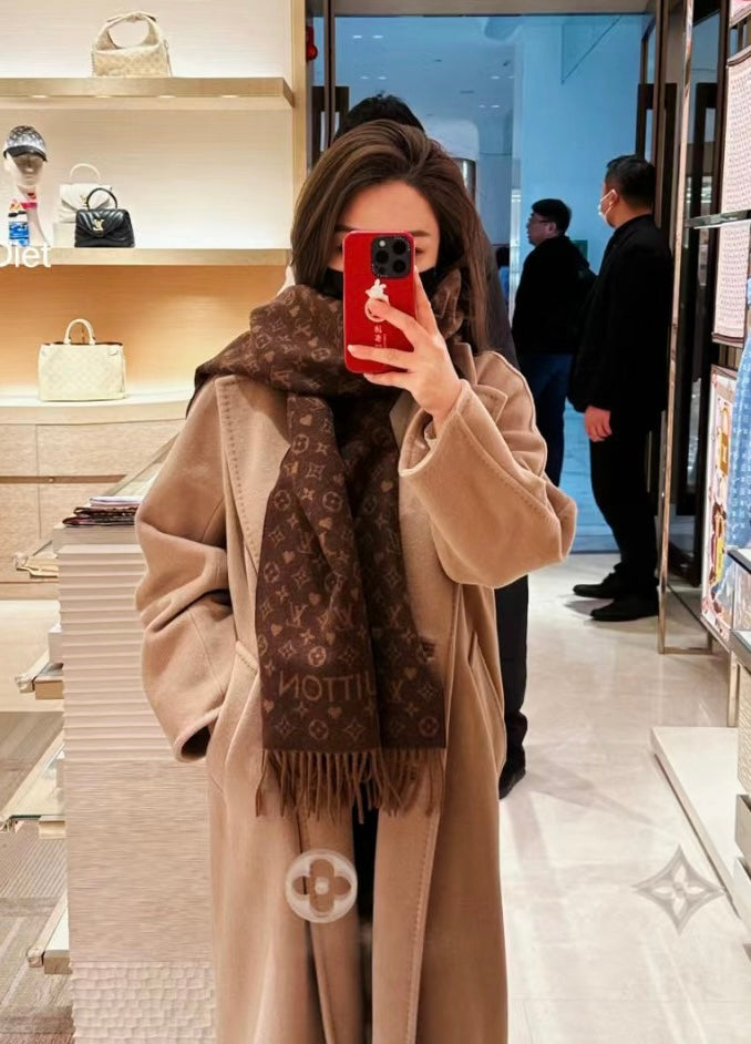 Louis Vuitton Monogram Classic Scarf in Brown Wool - Luxury Winter Accessory with Fringed Edges