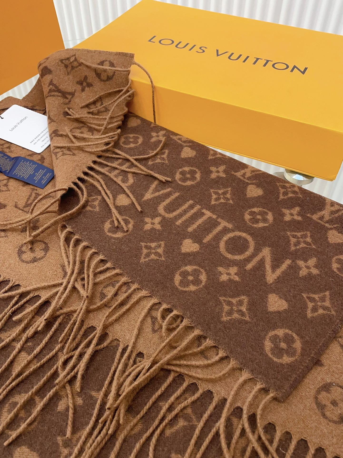 Louis Vuitton Monogram Classic Scarf in Brown Wool - Luxury Winter Accessory with Fringed Edges