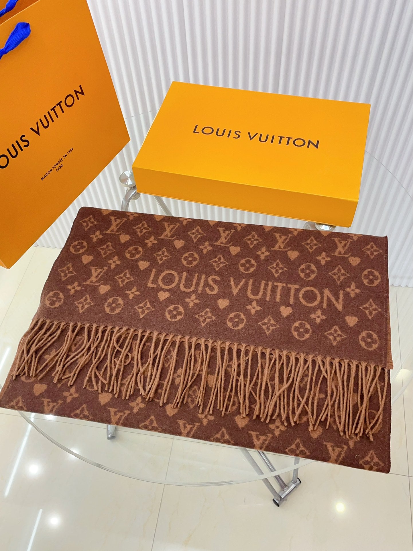 Louis Vuitton Monogram Classic Scarf in Brown Wool - Luxury Winter Accessory with Fringed Edges