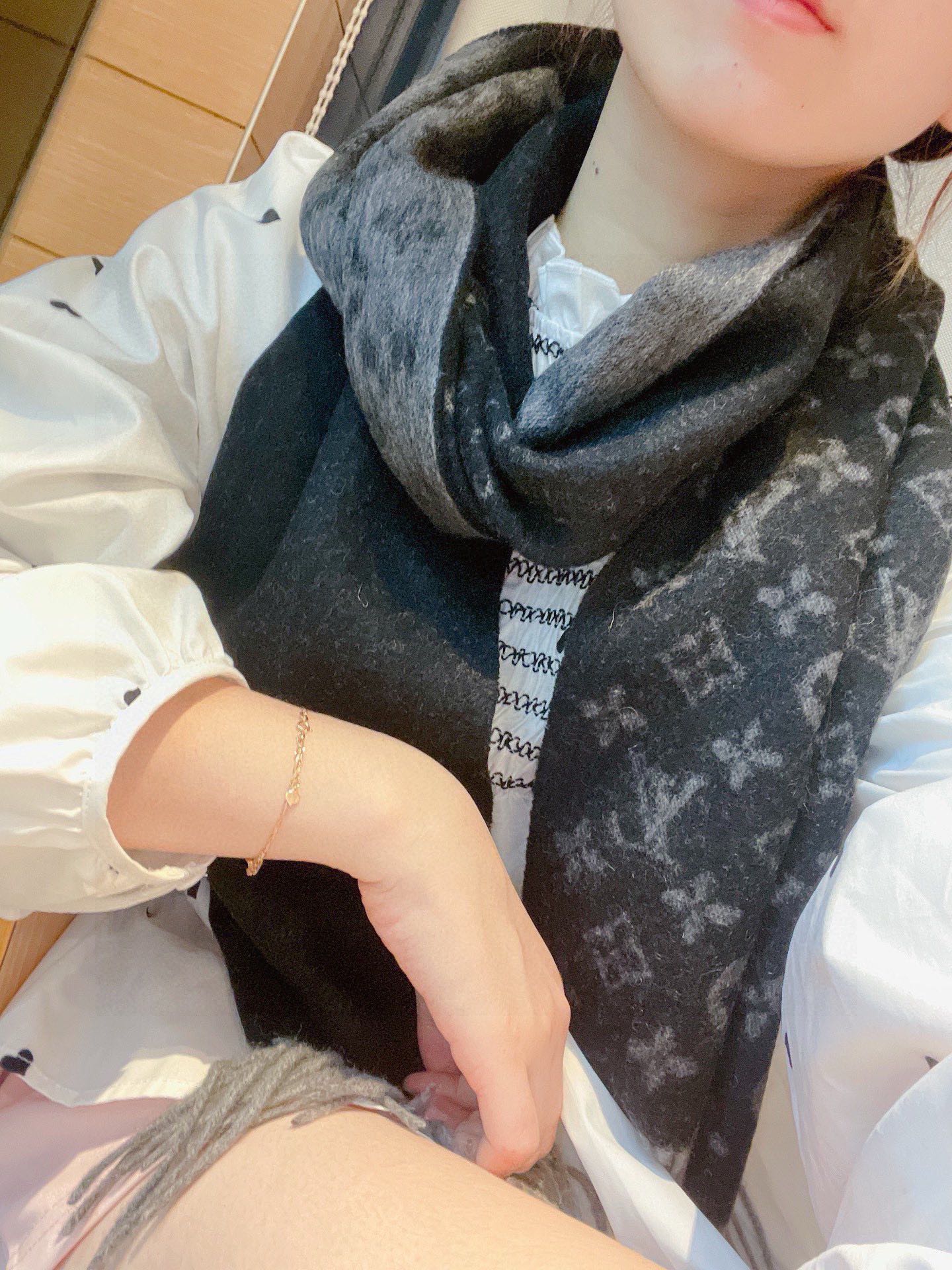 Louis Vuitton Monogram Shawl Scarf - Anthracite Grey Wool &amp; Silk Blend Luxury Designer Wrap for Women