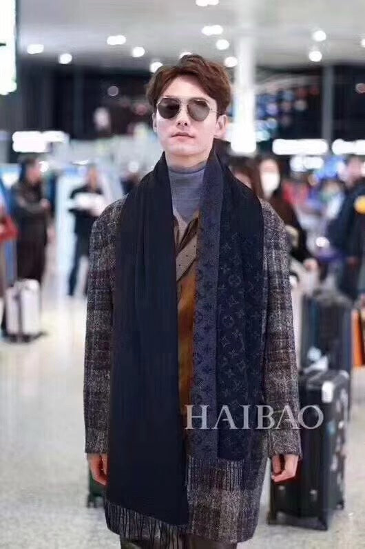 Men's Long Plaid Wool Blend Overcoat - Stylish Slim Fit Winter Trench Coat in Grey and Brown Check Pattern