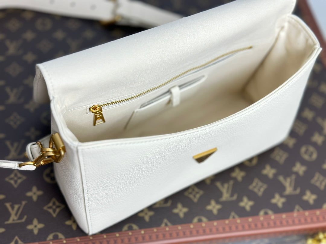 Louis Vuitton Buci Bag Epi Leather - Quartz