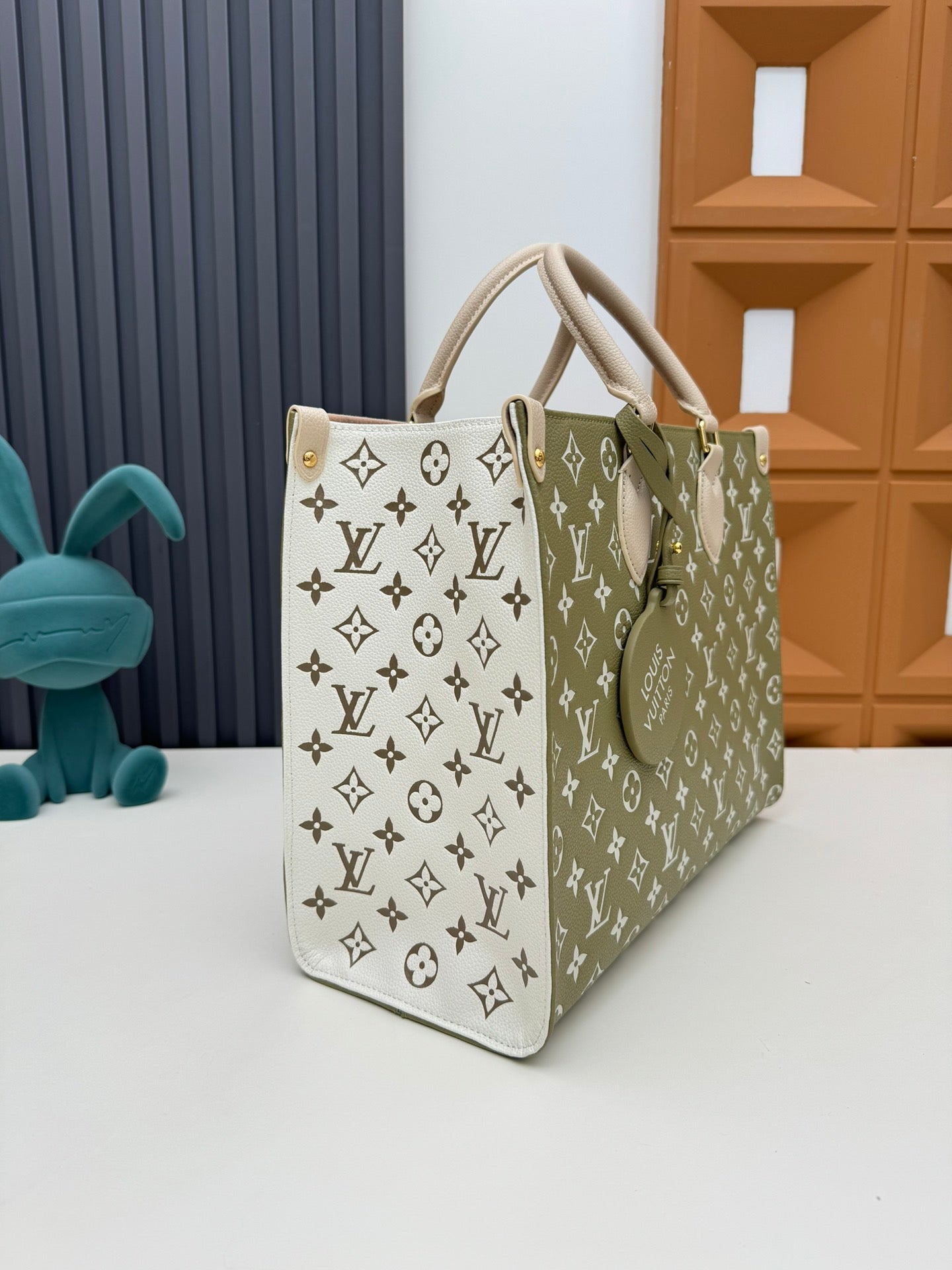 Louis Vuitton OnTheGo MM Monogram Empreinte Giant Leather Tote Bag - Olive & Cream