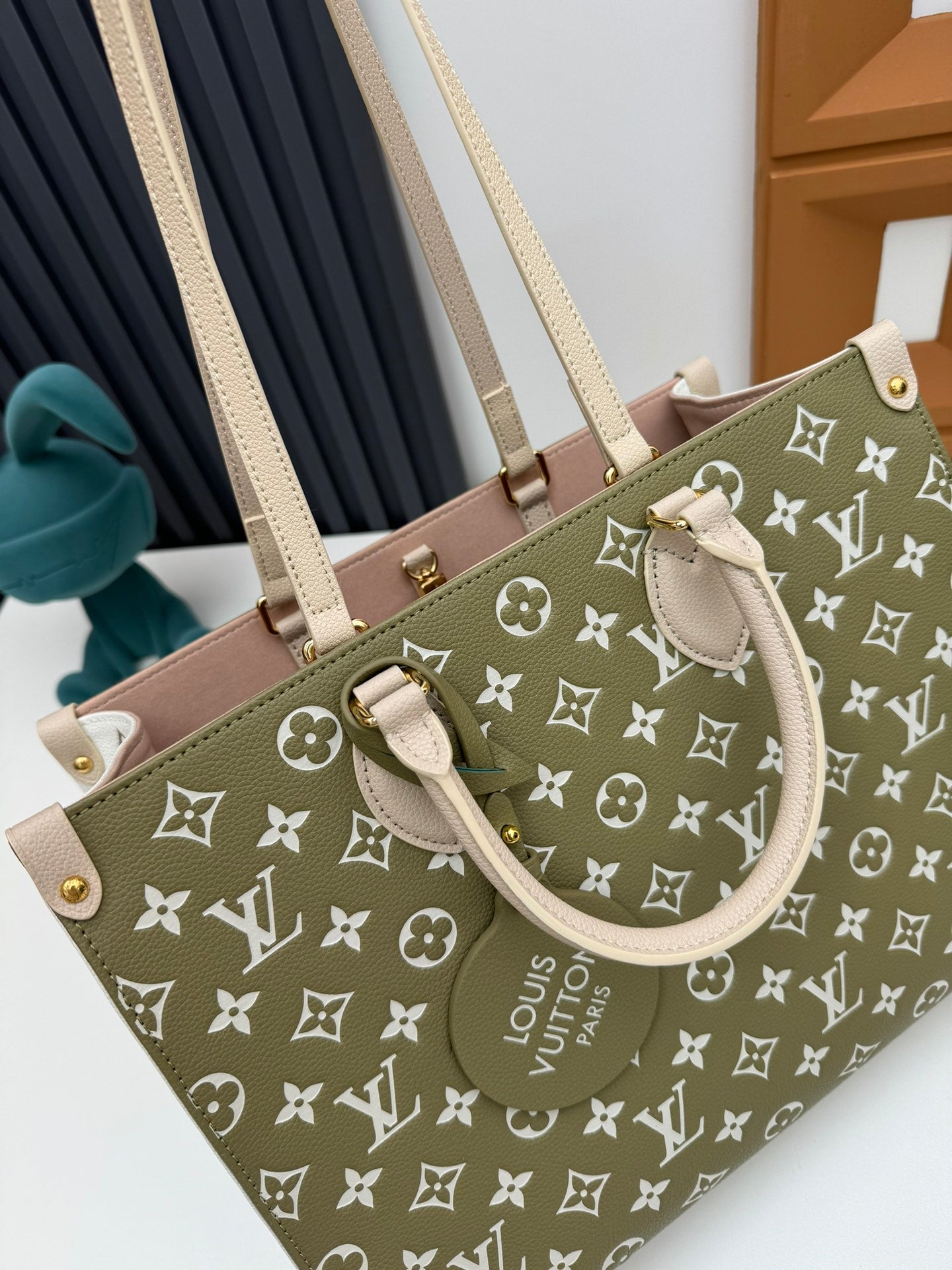 Louis Vuitton OnTheGo MM Monogram Empreinte Giant Leather Tote Bag - Olive & Cream