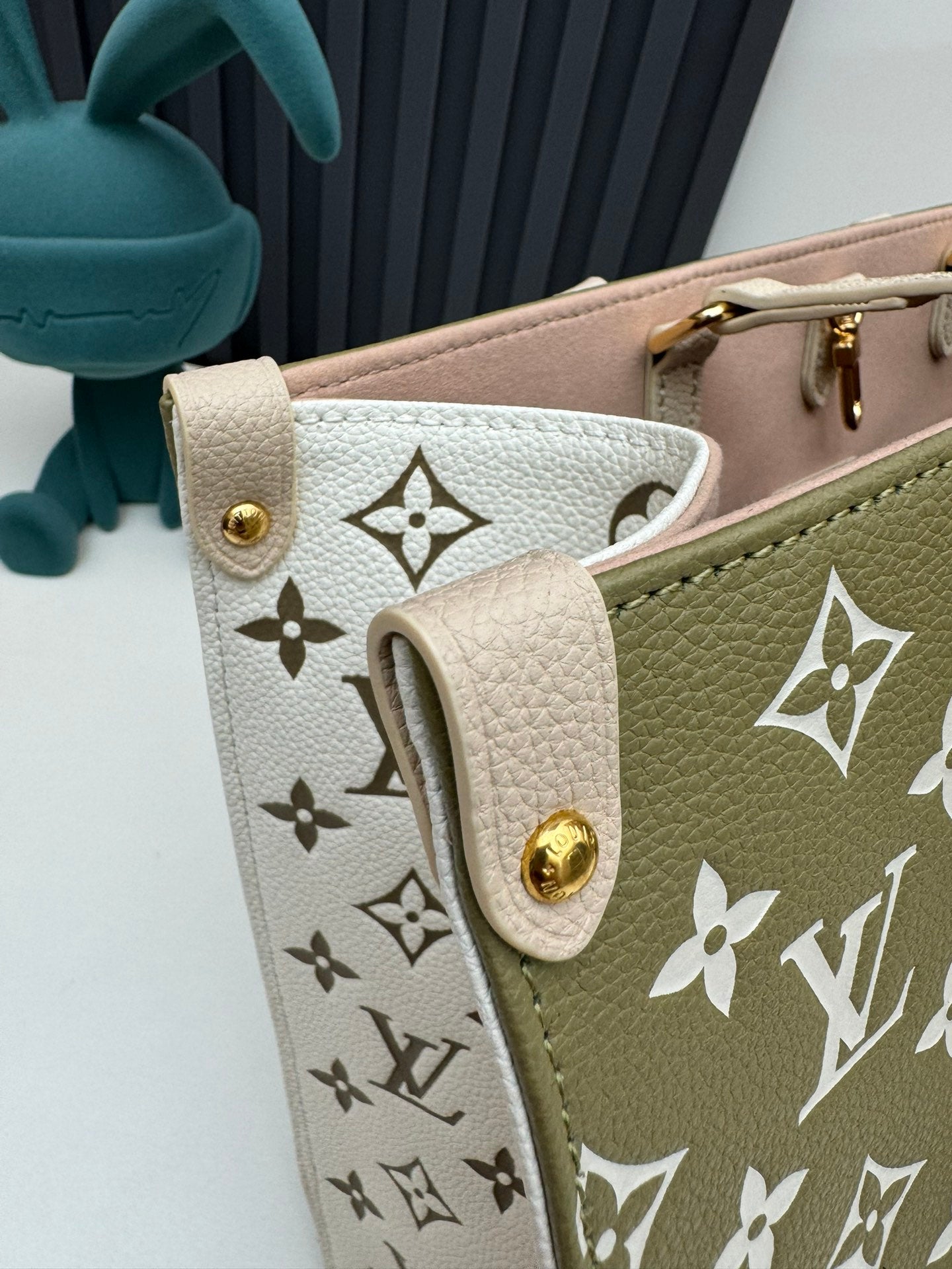 Louis Vuitton OnTheGo MM Monogram Empreinte Giant Leather Tote Bag - Olive &amp; Cream