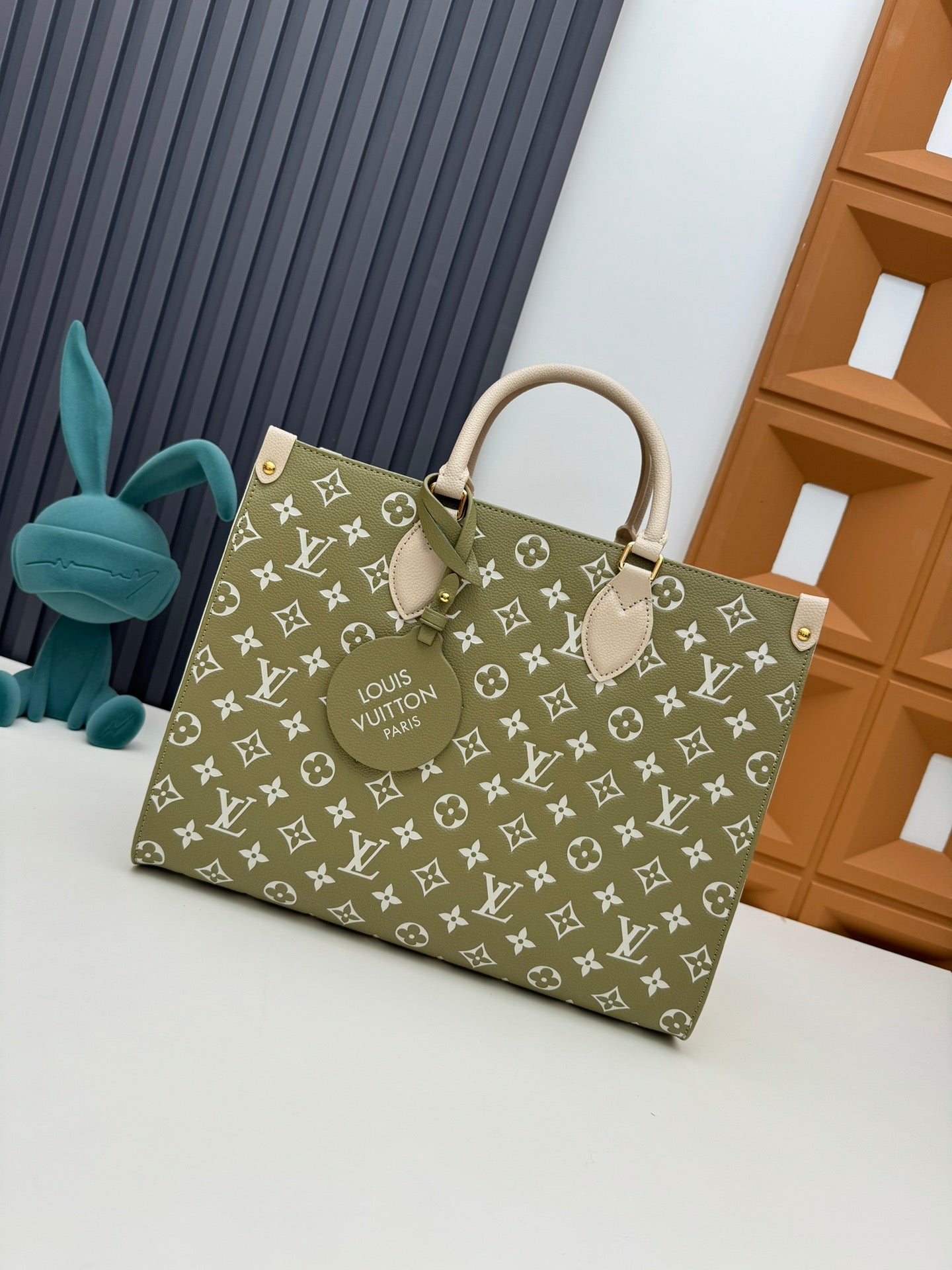 Louis Vuitton OnTheGo MM Monogram Empreinte Giant Leather Tote Bag - Olive & Cream