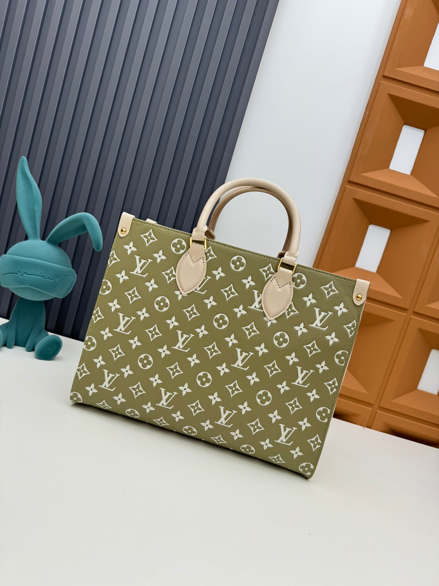Louis Vuitton OnTheGo MM Monogram Empreinte Giant Leather Tote Bag - Olive & Cream