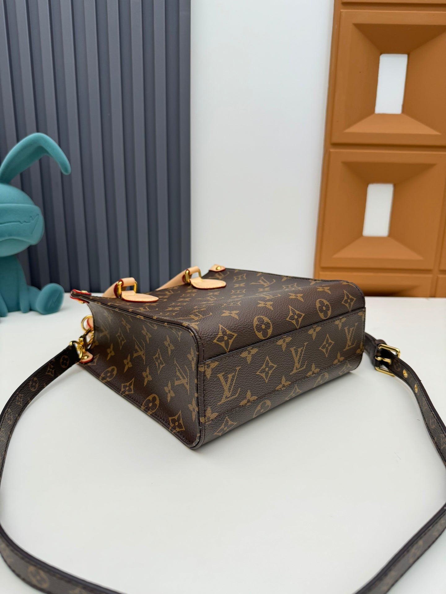 Louis Vuitton Monogram Canvas Petit Sac Plat Tote Bag