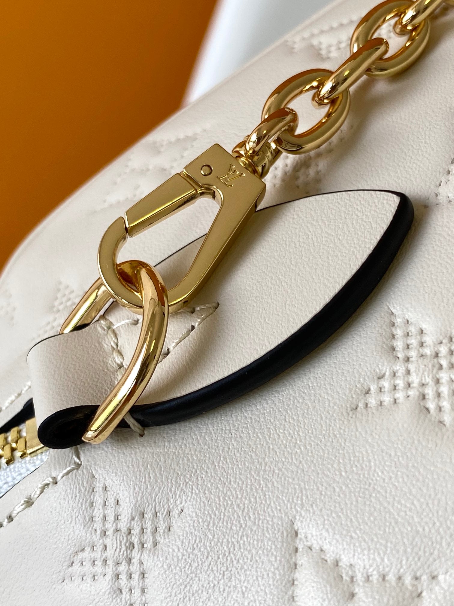 Louis Vuitton Speedy Bandoulière 20 Monogram Empreinte Leather Handbag - White
