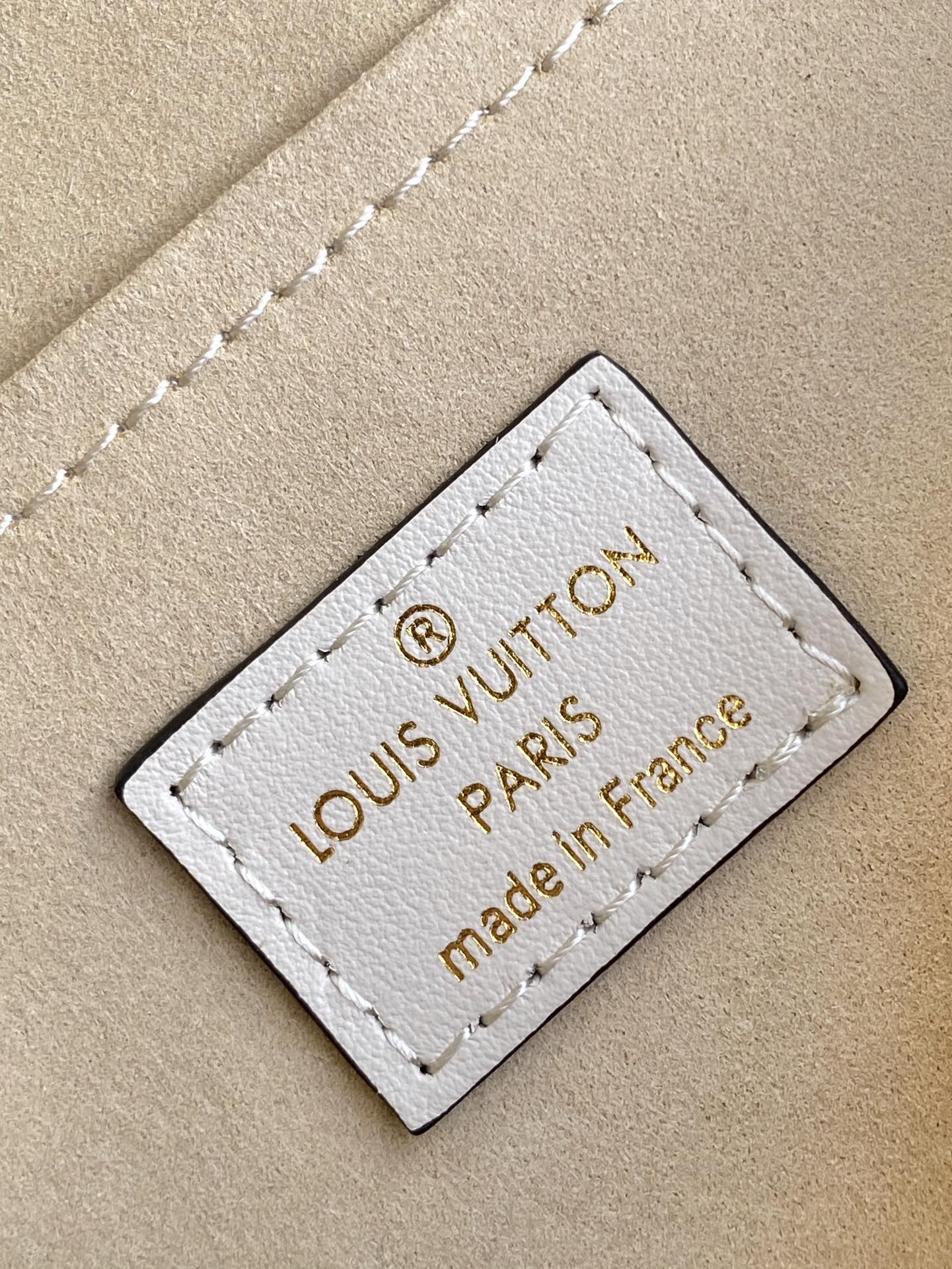 Louis Vuitton Speedy Bandoulière 20 Monogram Empreinte Leather Handbag - White