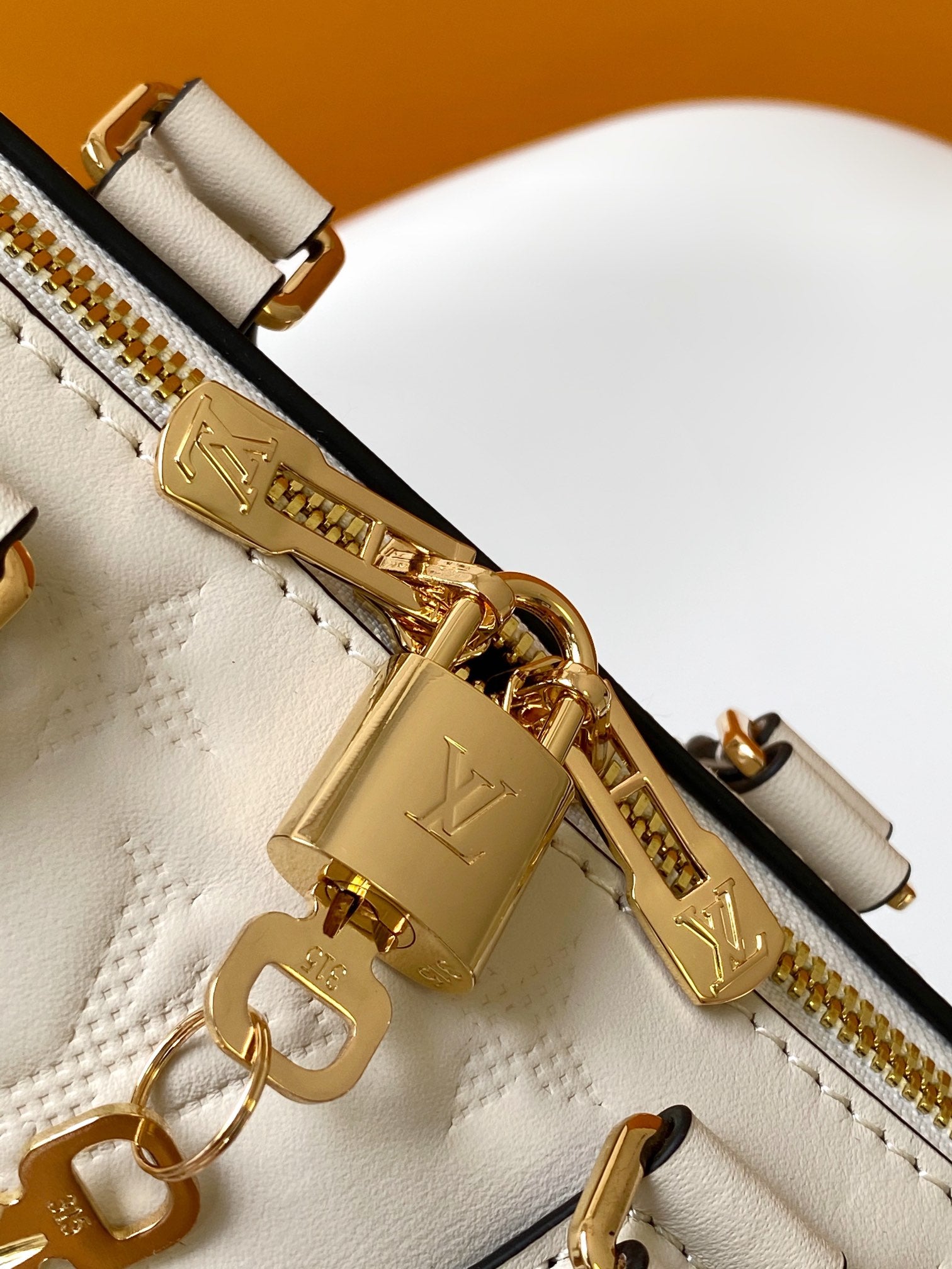 Louis Vuitton Speedy Bandoulière 20 Monogram Empreinte Leather Handbag - White