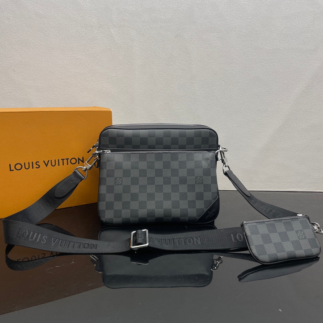 Louis Vuitton Grey Checkerboard Crossbody Messenger Bag with Coin Pouch