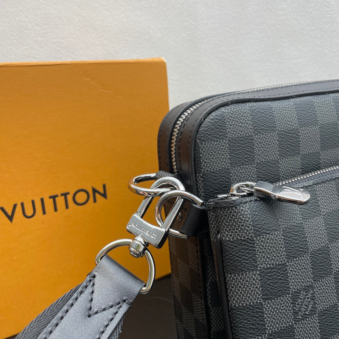 Louis Vuitton Trio Messenger Bag Damier Graphite Canvas Black/Grey