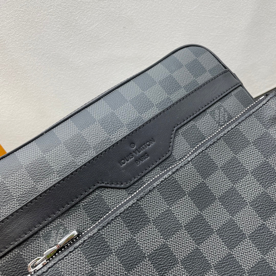 Louis Vuitton Trio Messenger Bag Damier Graphite Canvas Black/Grey