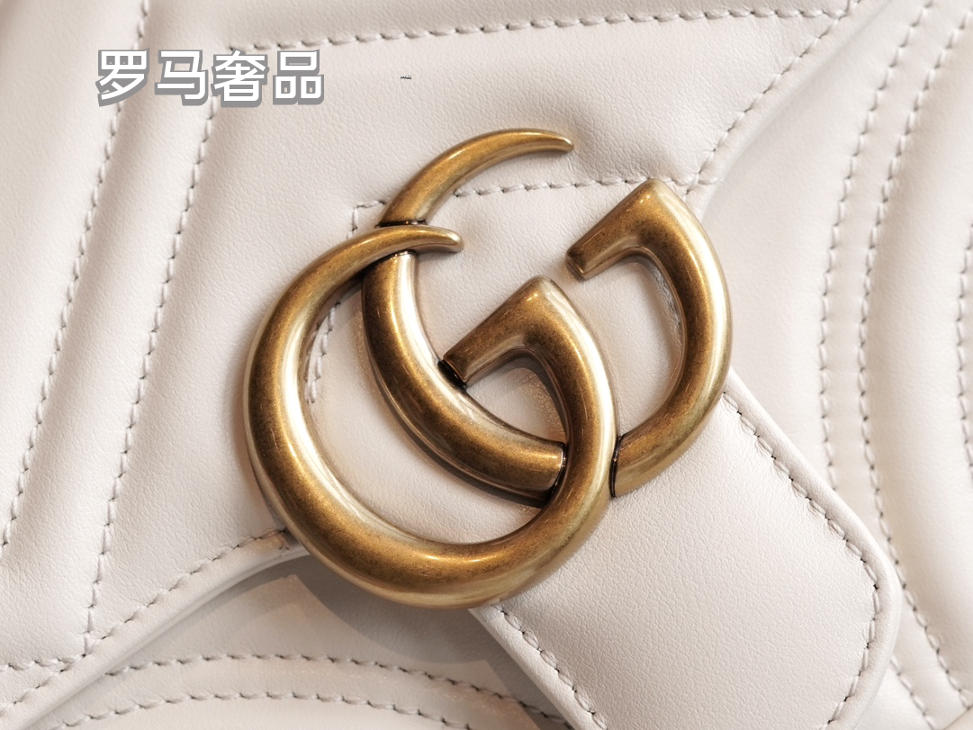 Gucci Elegant Quilted White Leather Shoulder Bag with Gold Chain Strap