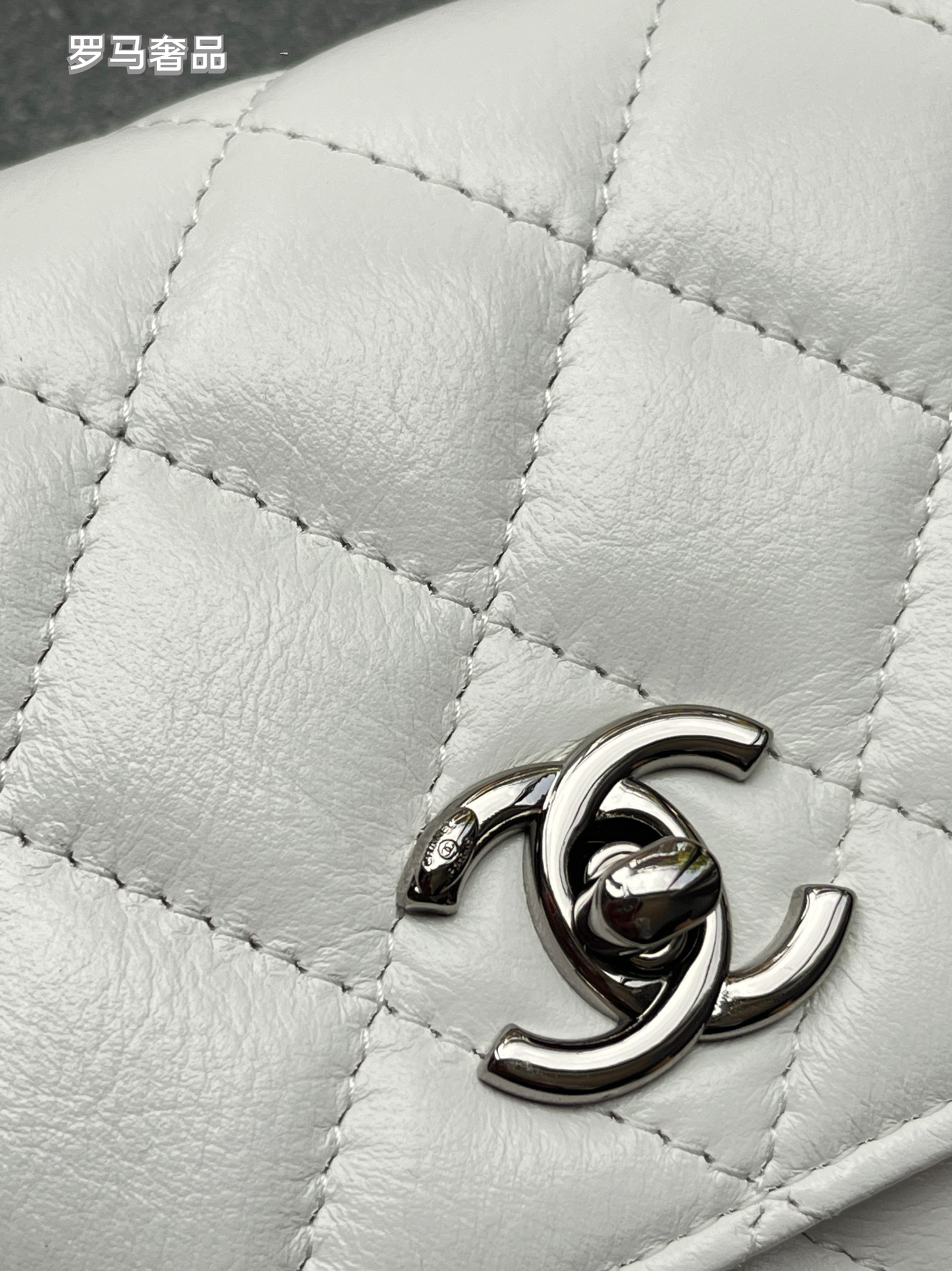 Elegant Quilted Leather Crossbody Flap Bag with Chain Strap - Multiple Colors