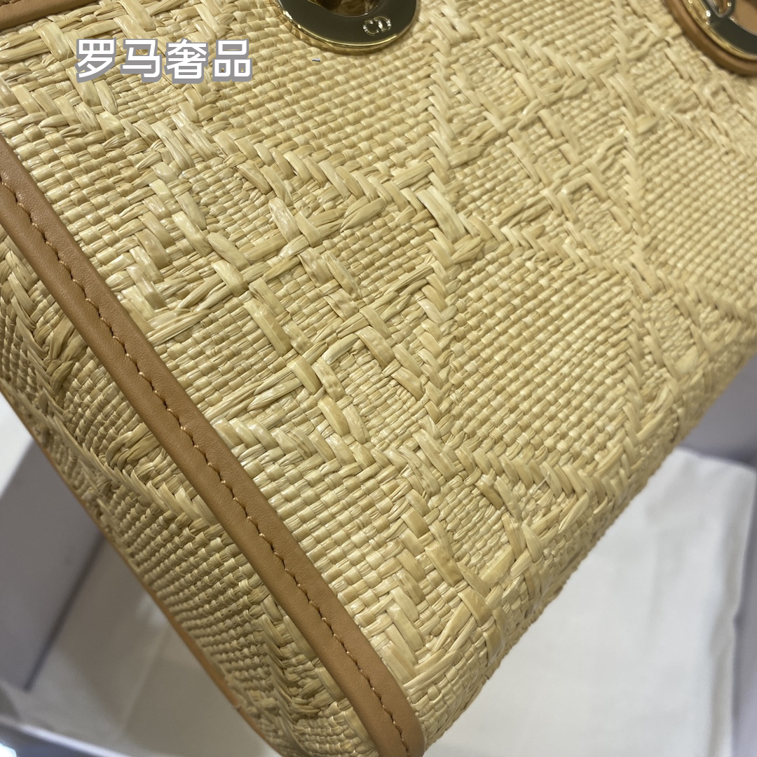 Elegant Quilted Horizontal Handbag - Beige Crossbody Bag with Charms and Dual Straps