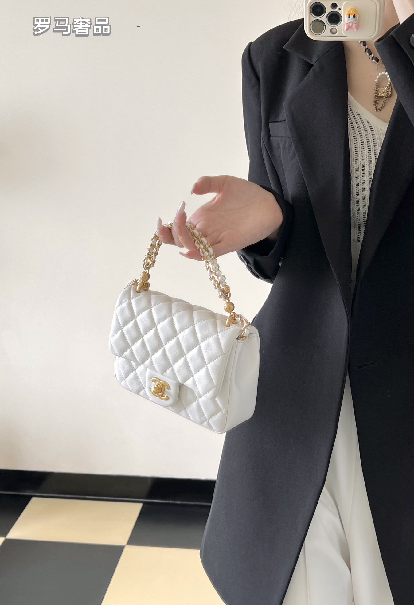 Elegant White Quilted Leather Mini Flap Shoulder Bag with Gold-Tone Hardware