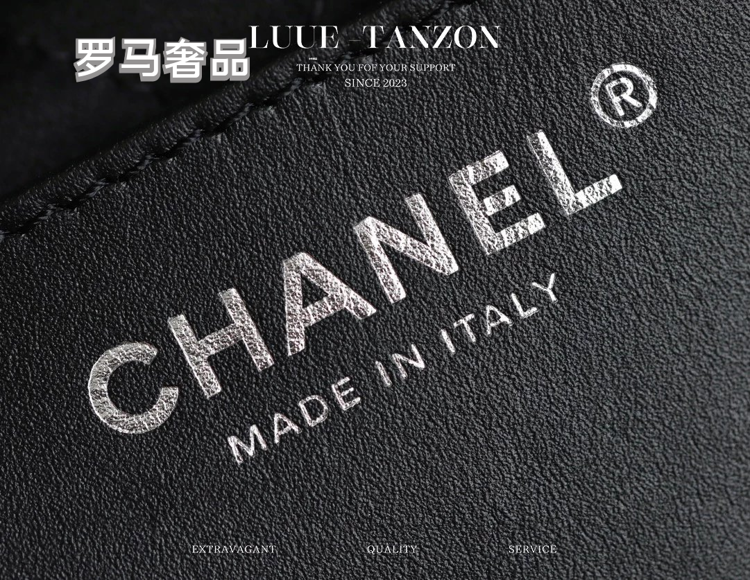 Chanel 22 Small Handbag - Black Shiny Calfskin with Gold-Tone Metal