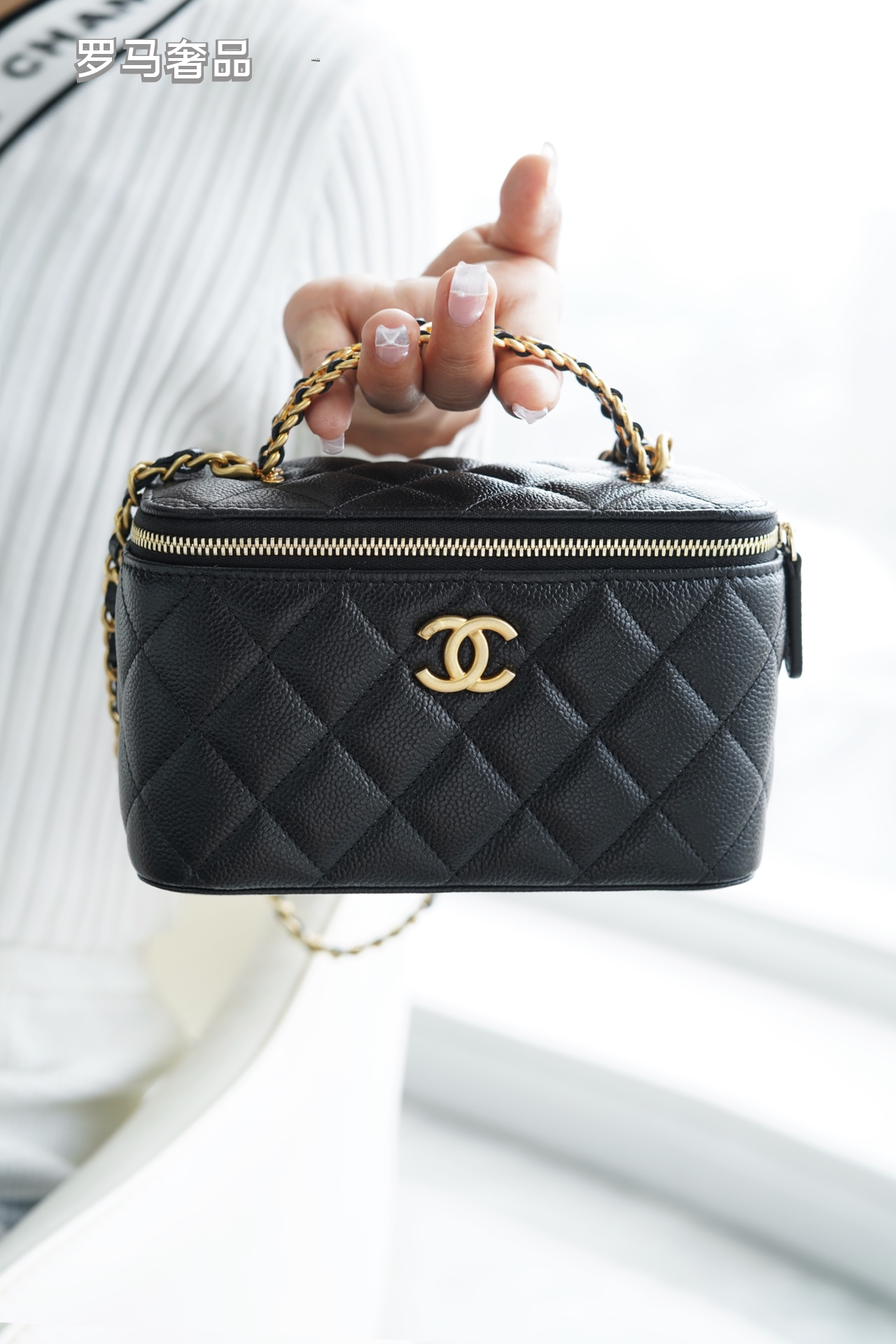 Chanel White Quilted Lambskin Small Vanity Case with Gold-Tone Hardware