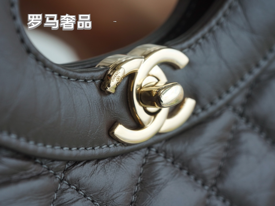 Quilted Leather 2-Way Handbag with Chain Strap and Cutout Top Handle