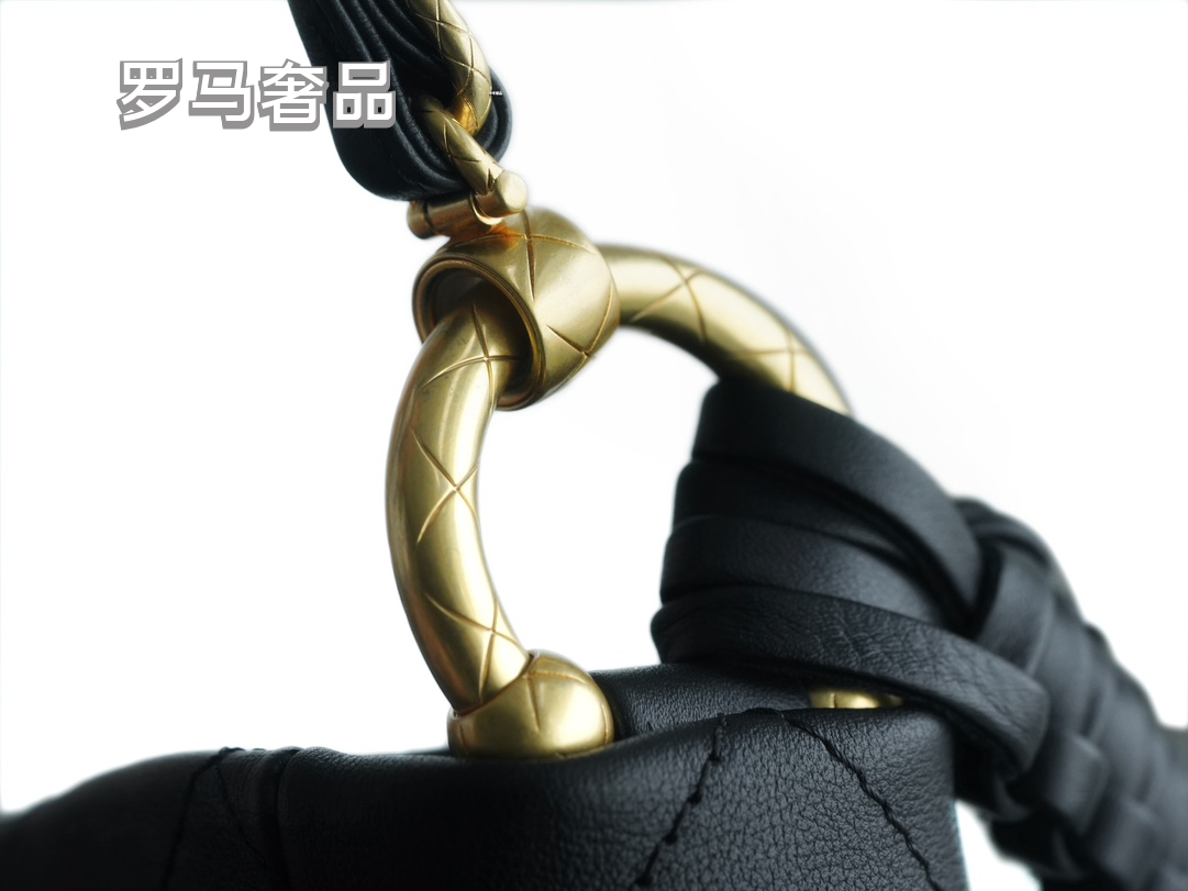 Chanel Quilted Caviar Leather Small Bucket Bag with Gold-Tone Hardware - Black
