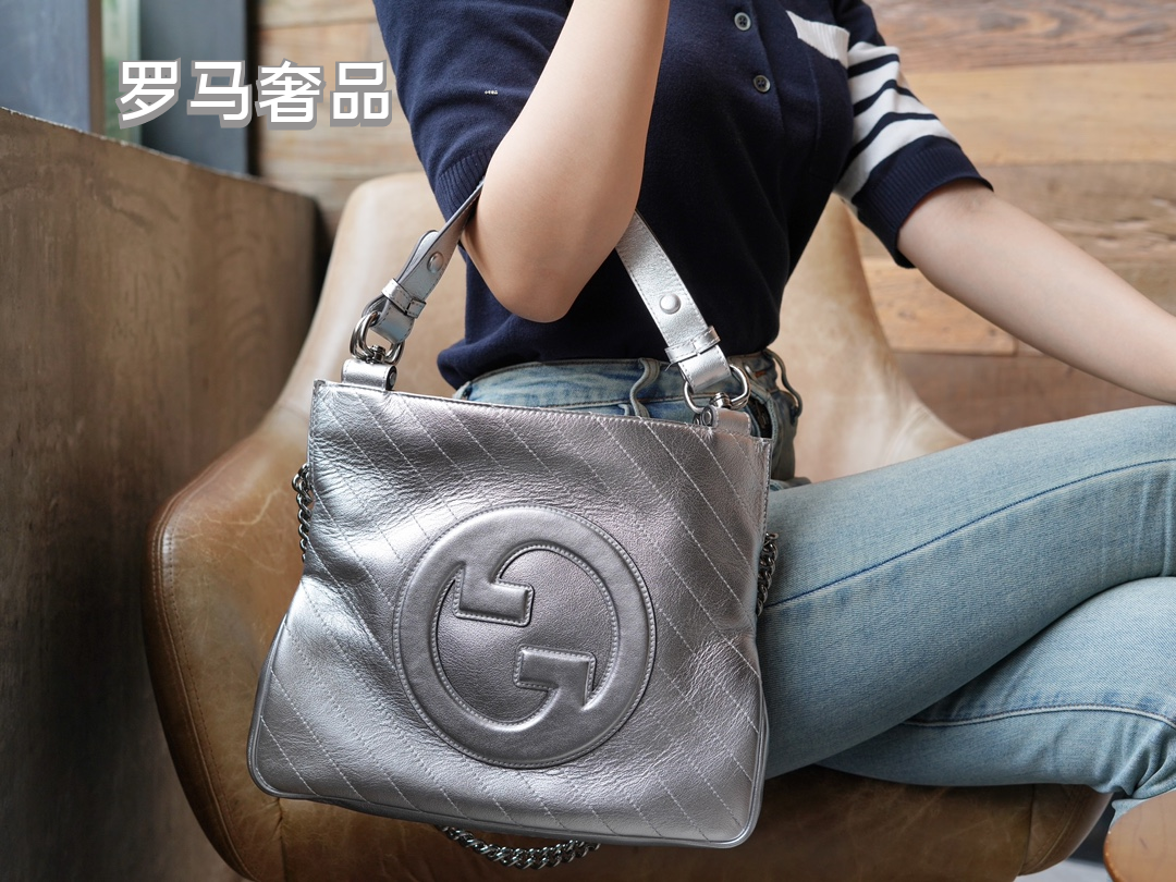 Gucci Metallic Silver Quilted Leather Shoulder Bag with Chain Strap