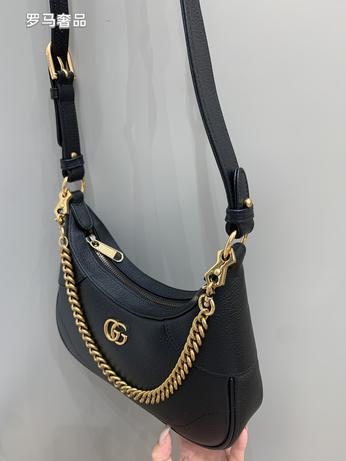 Gucci Luxury White Leather Hobo Bag with Gold Chain Shoulder Strap