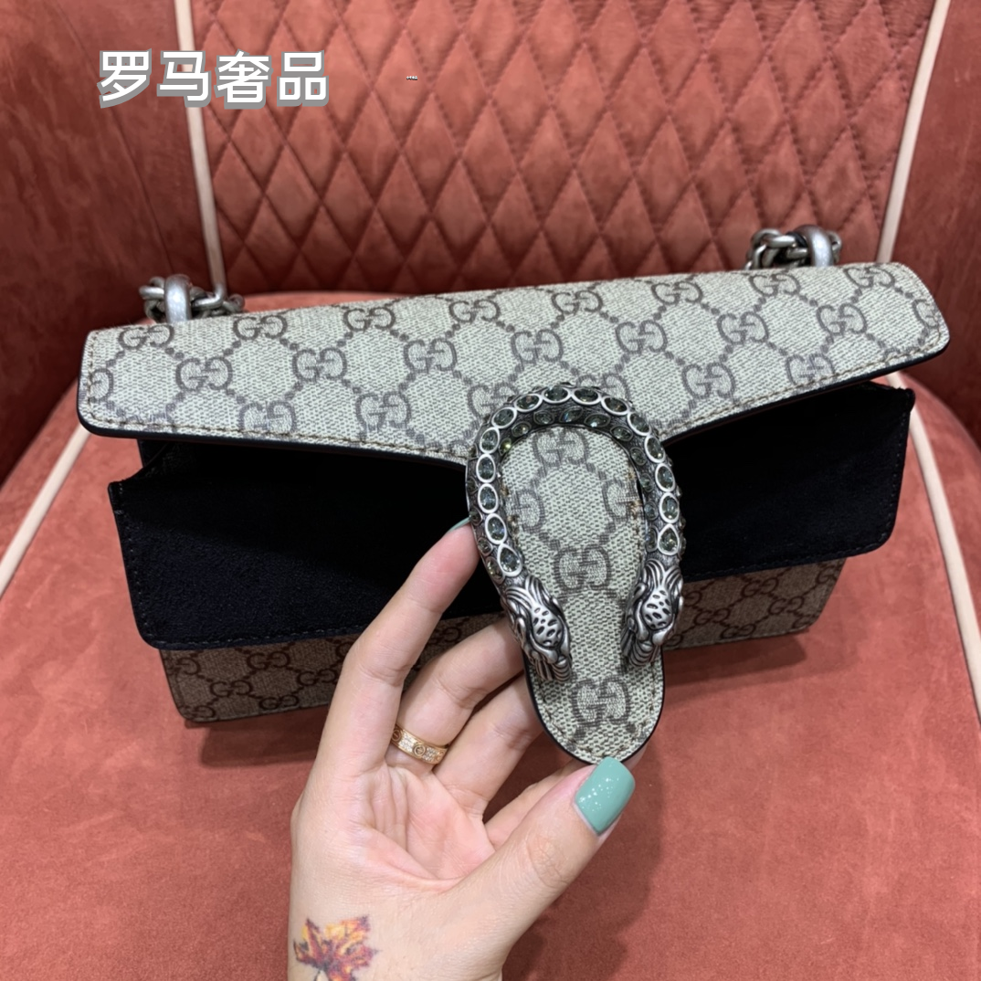 Gucci Dionysus GG Supreme Small Shoulder Bag with Tiger Head Closure