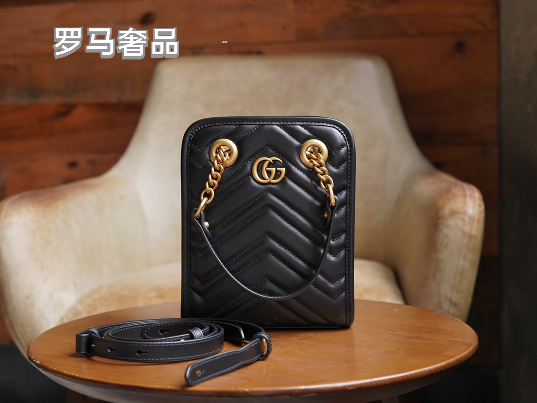 Gucci White Chevron Quilted Leather Mini Crossbody Bag with Gold Chain