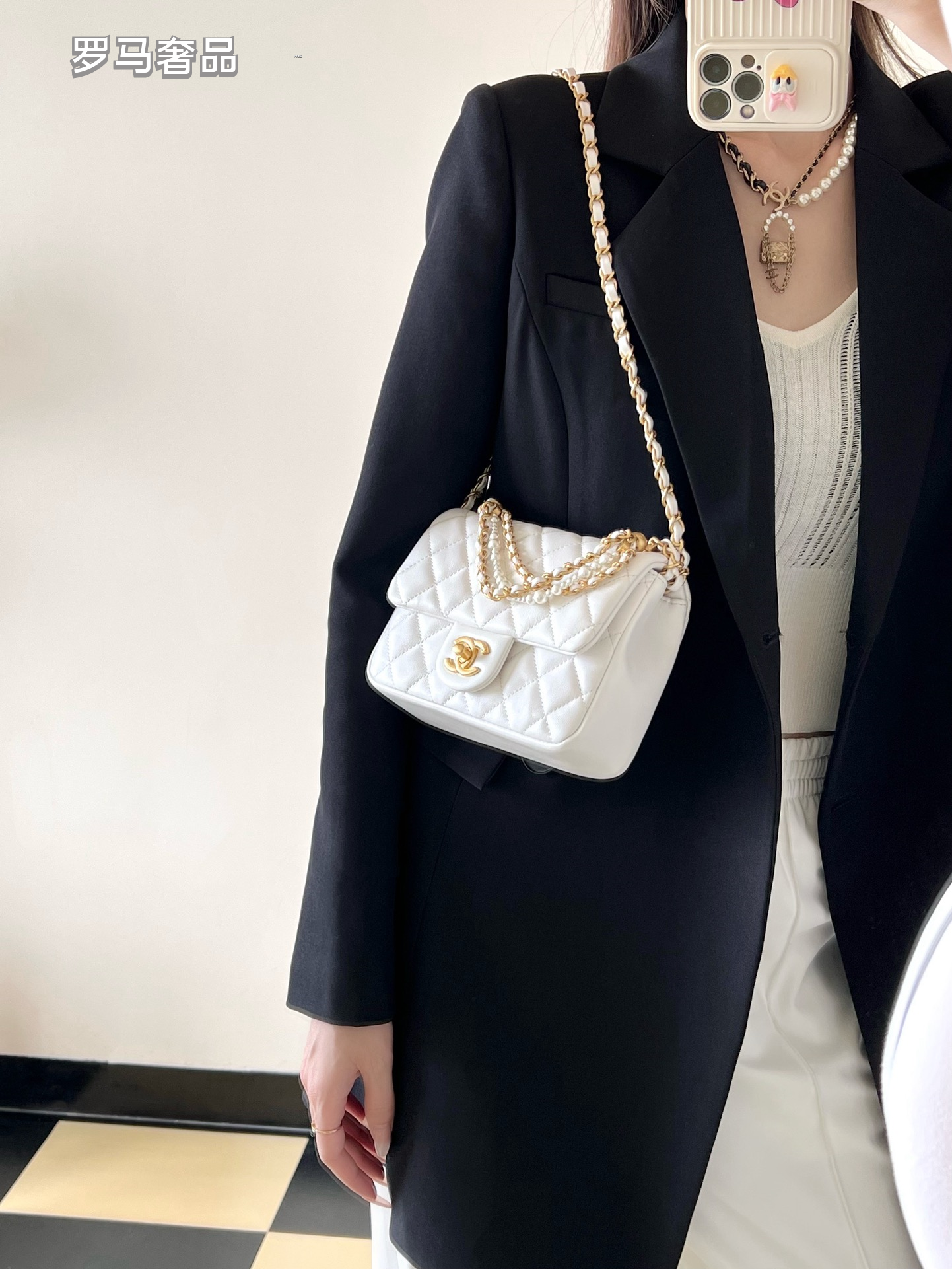 Elegant White Quilted Leather Mini Flap Shoulder Bag with Gold-Tone Hardware