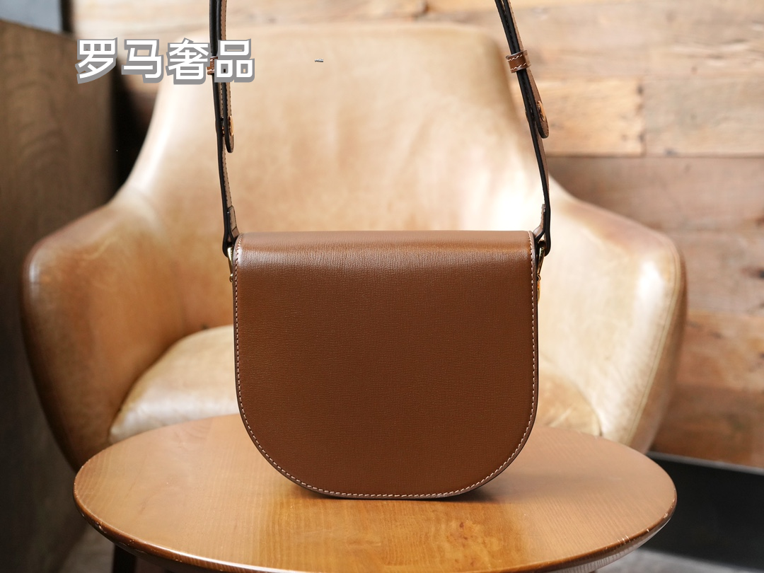 Gucci Vintage Black Leather Crossbody Saddle Bag with Gold Horsebit Detail