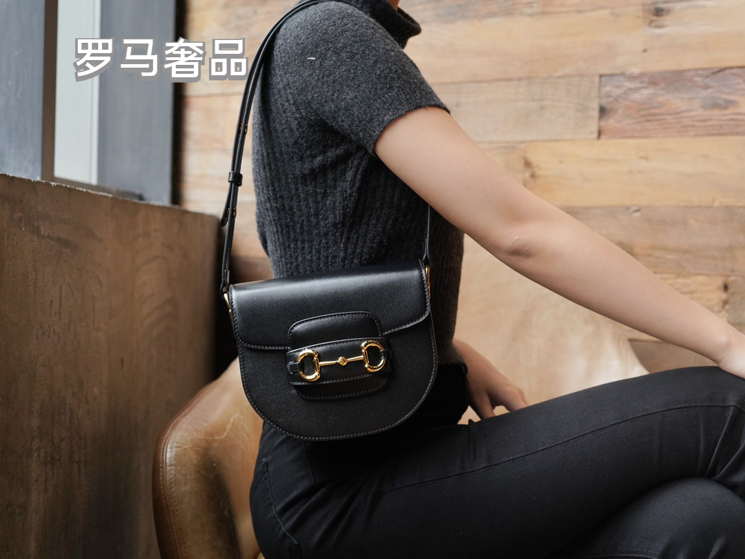 Gucci Vintage Black Leather Crossbody Saddle Bag with Gold Horsebit Detail