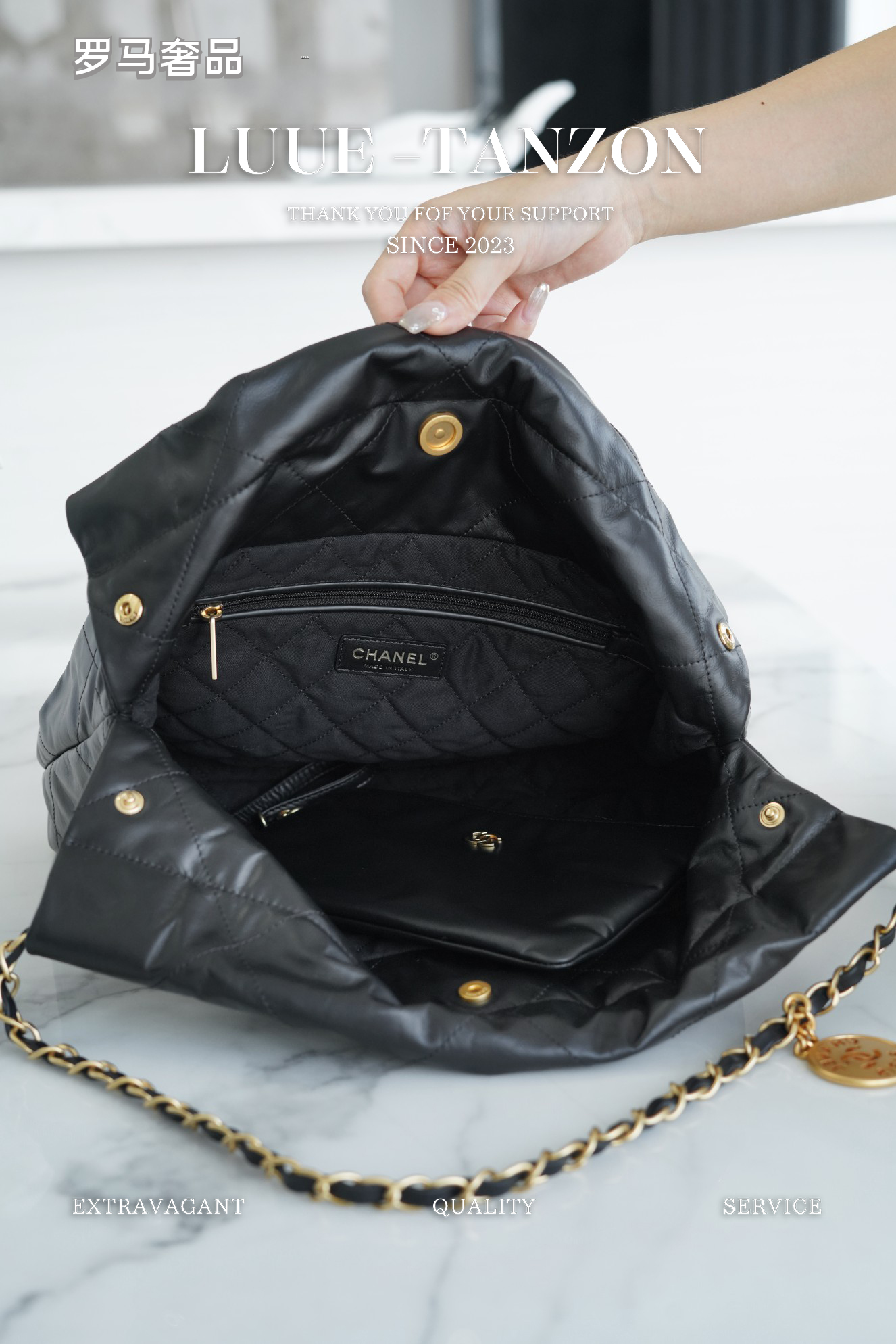 Chanel 22 Handbag - Shiny Calfskin Quilted Leather with Gold-Tone Hardware - Black