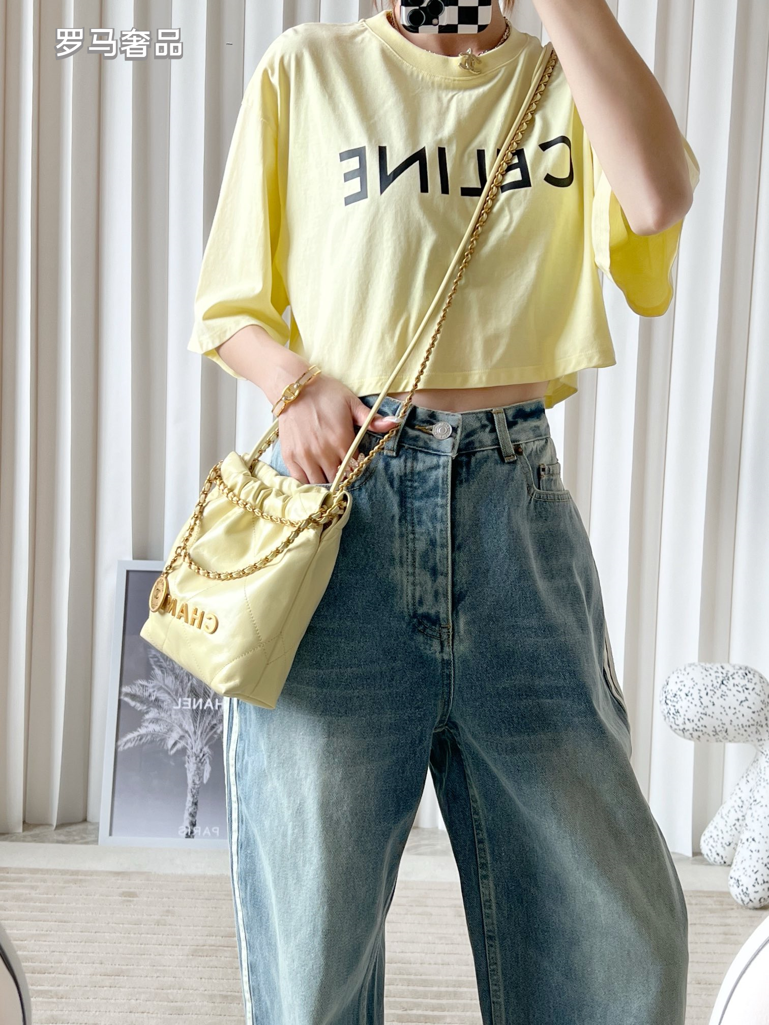Chanel 22 Small Handbag - Shiny Calfskin &amp; Gold-Tone Metal - Light Yellow