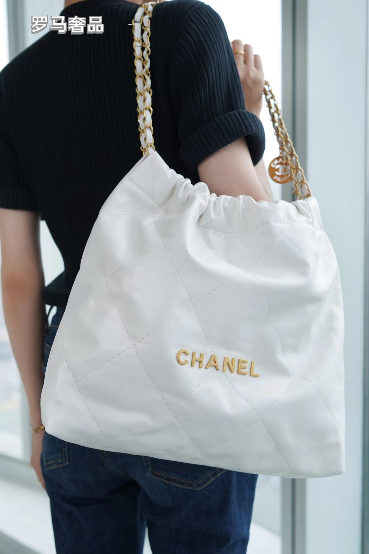 Chanel 22 Mini Handbag - White Quilted Leather with Gold-Tone Hardware