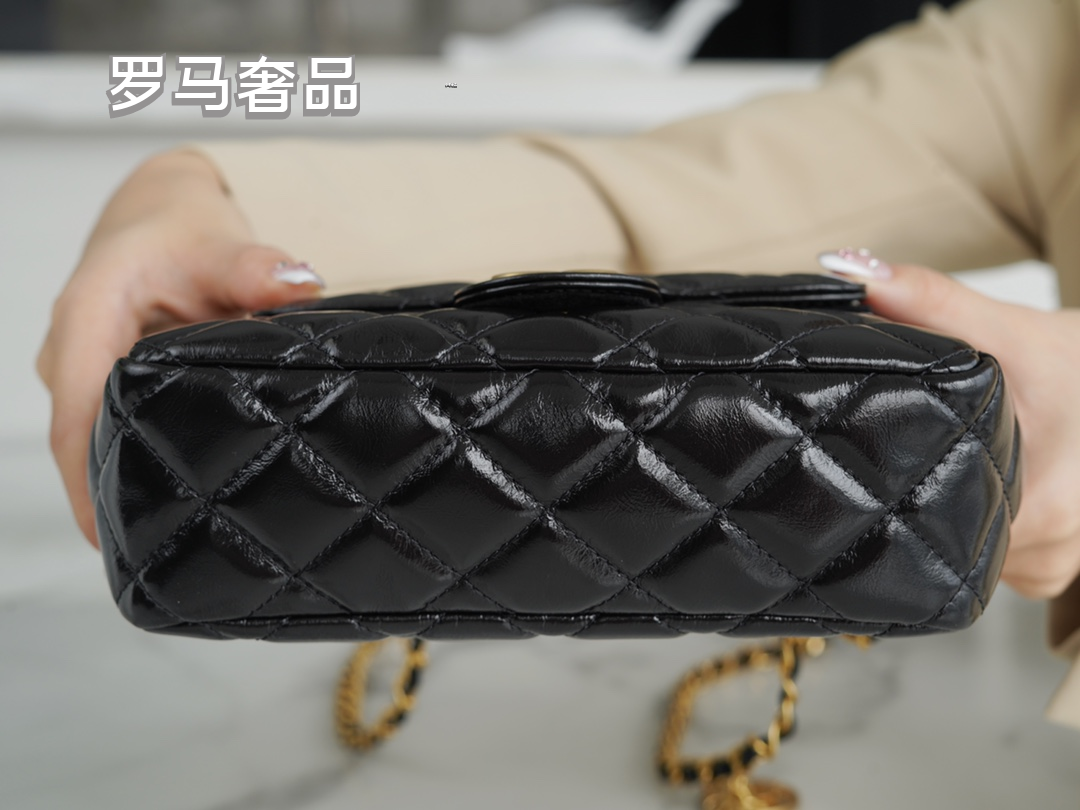 Elegant Black Quilted Patent Leather Shoulder Bag with Gold Chain Strap