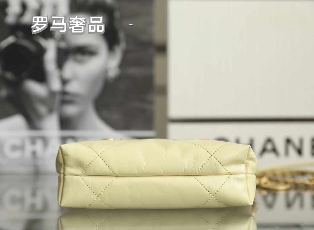 Chanel 22 Small Handbag - Shiny Calfskin &amp; Gold-Tone Metal - Light Yellow