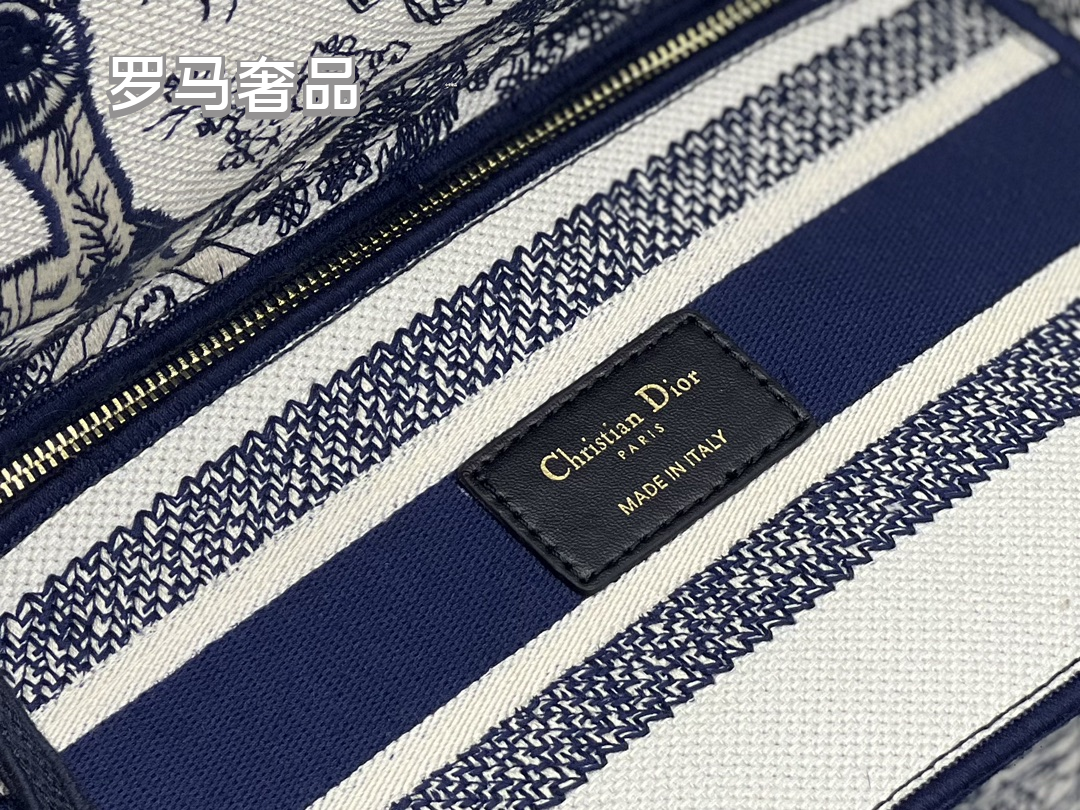 Christian Dior Lady D-Lite Medium Handbag - Grey Embroidered Toile de Jouy