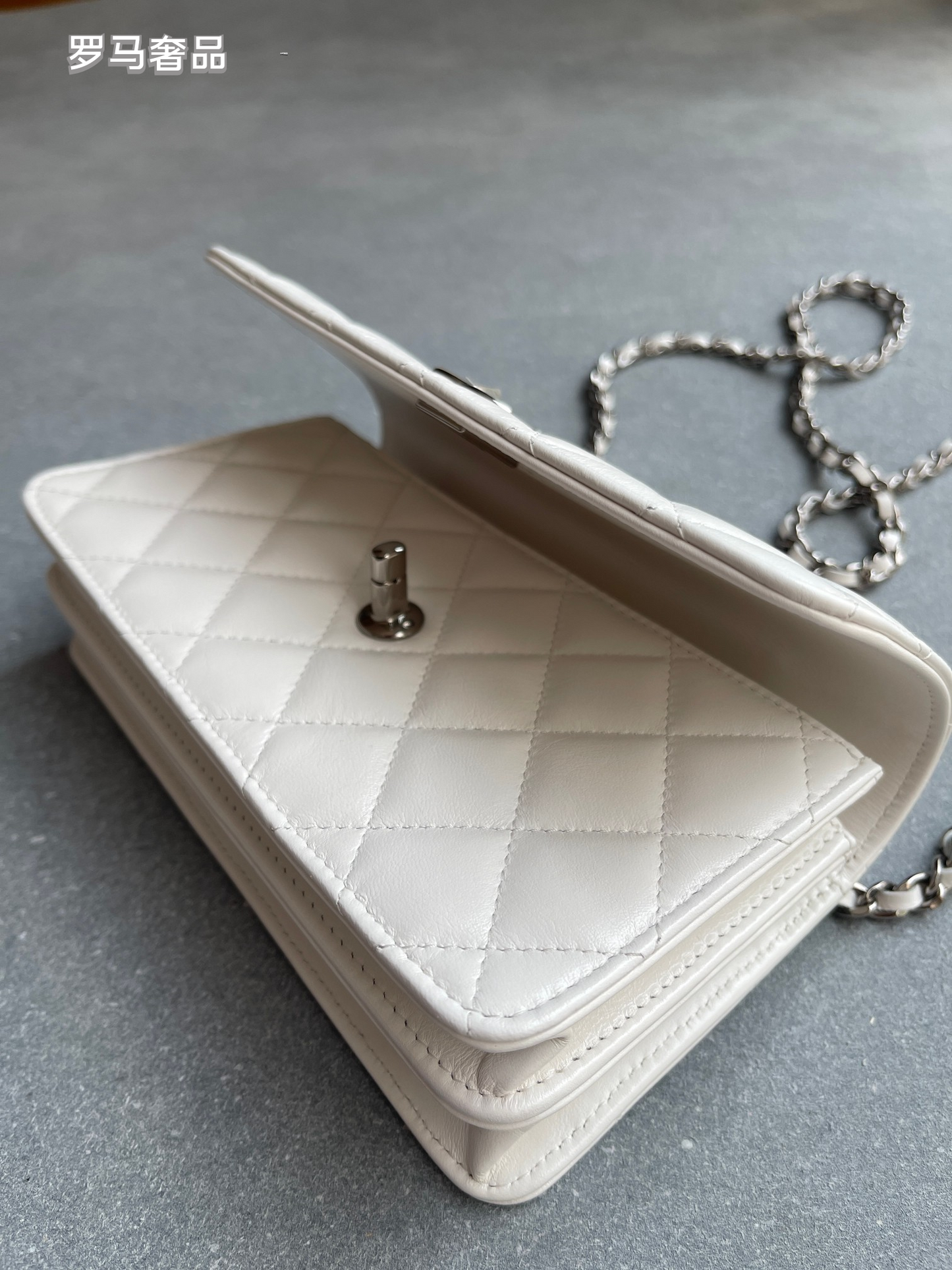 Elegant Quilted Leather Crossbody Flap Bag with Chain Strap - Multiple Colors