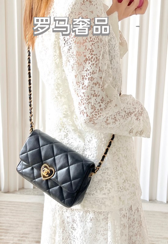 Black Quilted Leather Heart Chain Flap Bag - Elegant Shoulder Crossbody Bag