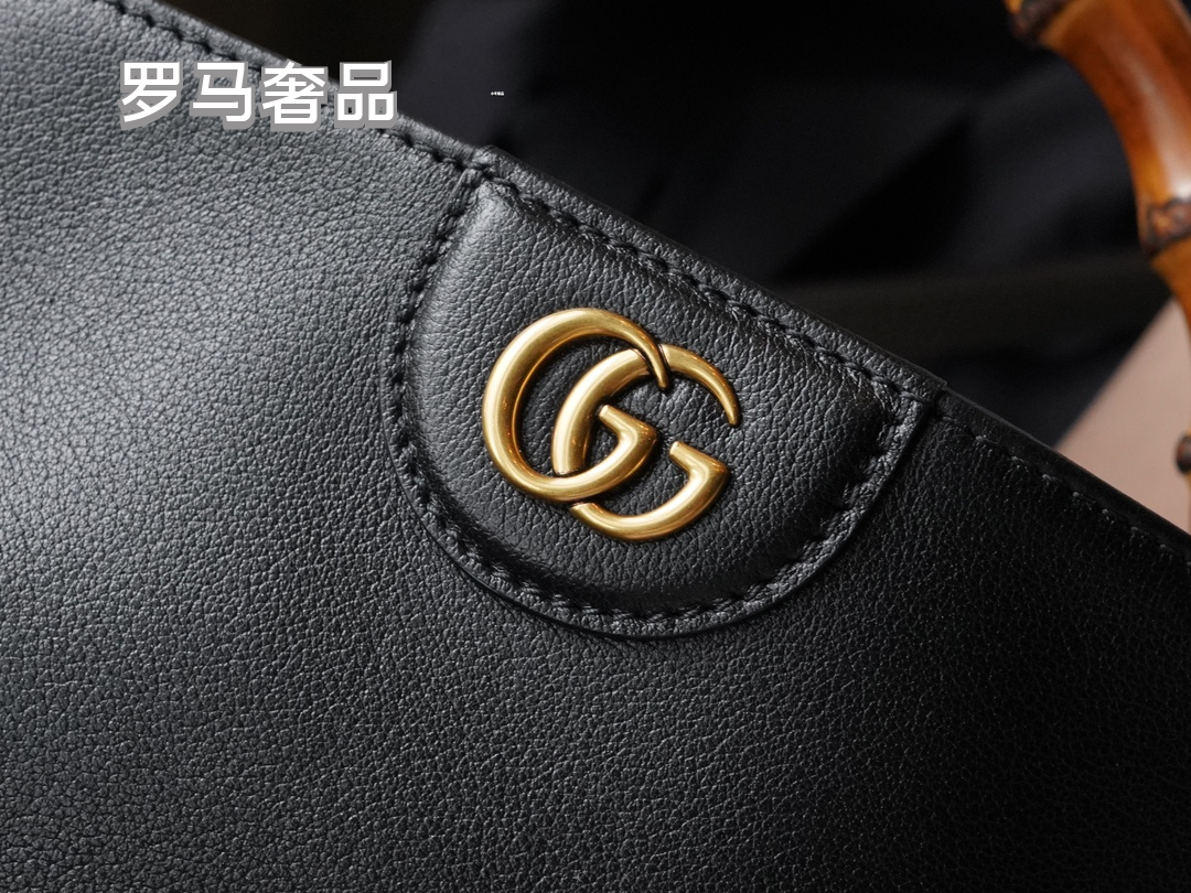 Gucci Vintage Black Leather Handbag with Bamboo Handle and Shoulder Strap