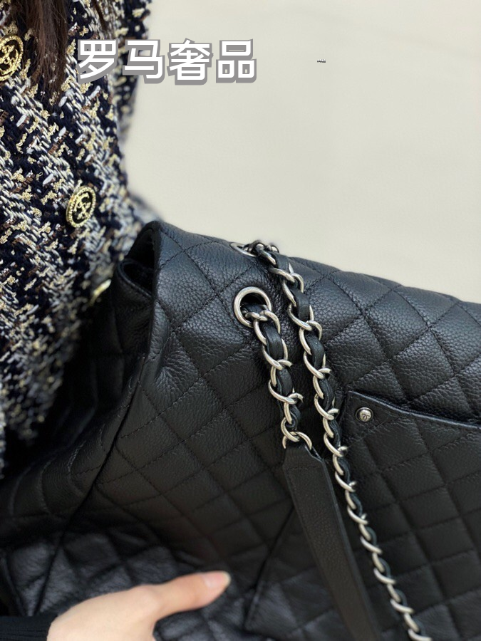 Luxury Oversized Black Quilted Leather Shoulder Bag - Maxi Flap Handbag for Women