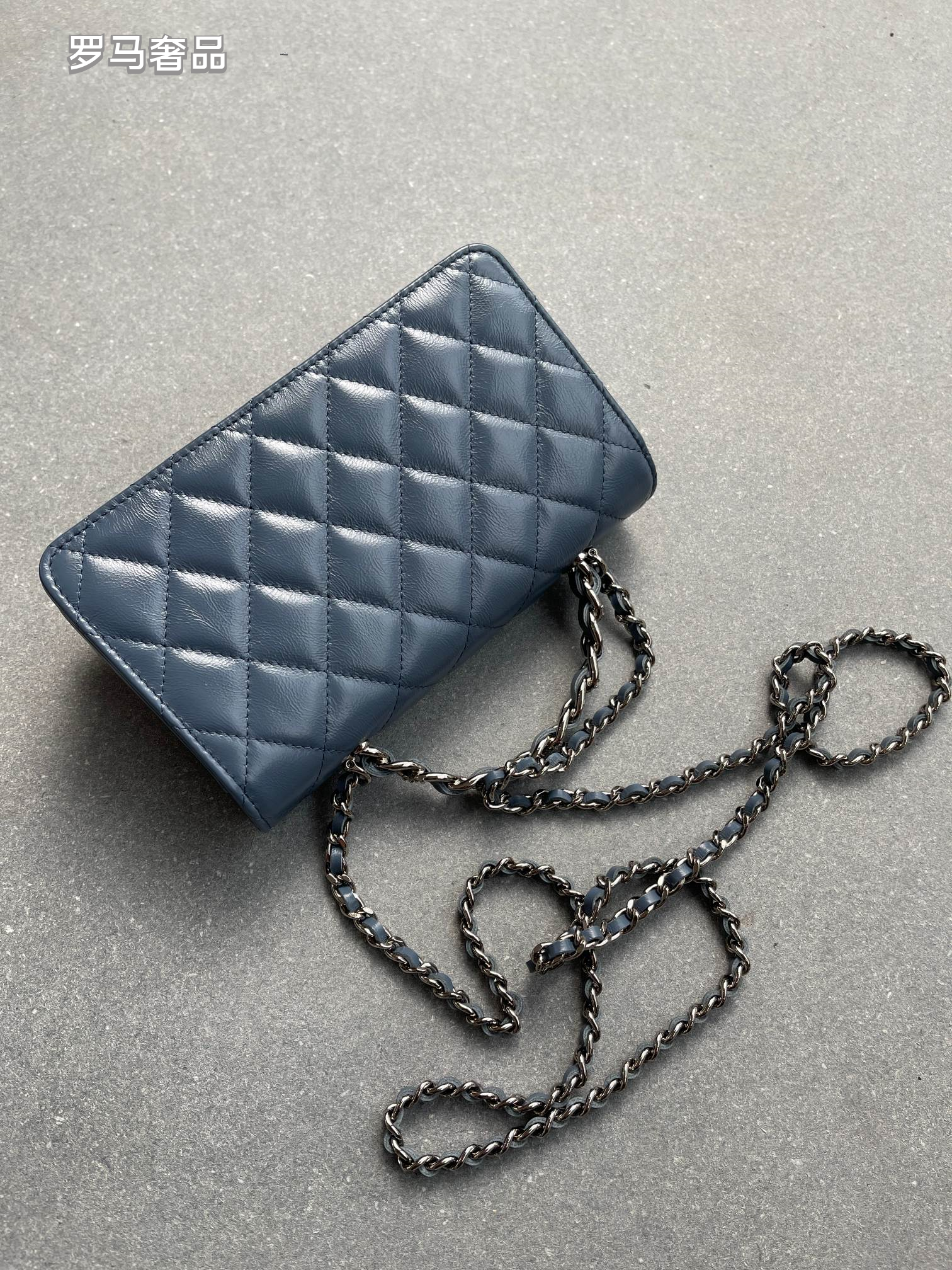 Elegant Quilted Leather Crossbody Flap Bag with Chain Strap - Multiple Colors